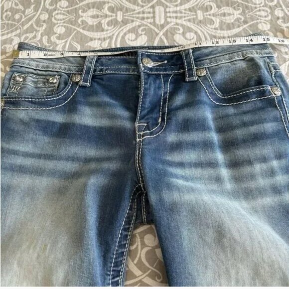 ✨MISS ME✨Women's Blue Denim Mid Rise Capris - Picture 6 of 11